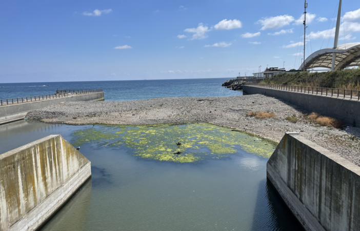 Cattivi odori alla Foce, il comune studia un sistema di regimazione delle acque
