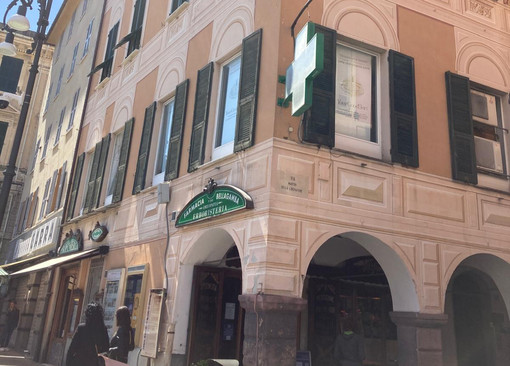 Chiavari, nuovo mezzo per il trasporto sanitario gratuito: la Farmacia Bellagamba sostiene la Croce Verde Chiavari, nuovo mezzo per il trasporto sanitario gratuito: la Farmacia Bellagamba sostiene la Croce Verde