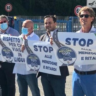 Fratelli d'Italia: &quot;Una catena umana per protesta contro Autostrade&quot;