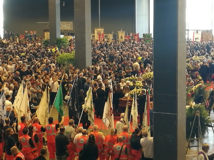 Funerali vittime ponte, Mattarella: &quot;Tragedia inaccettabile&quot;