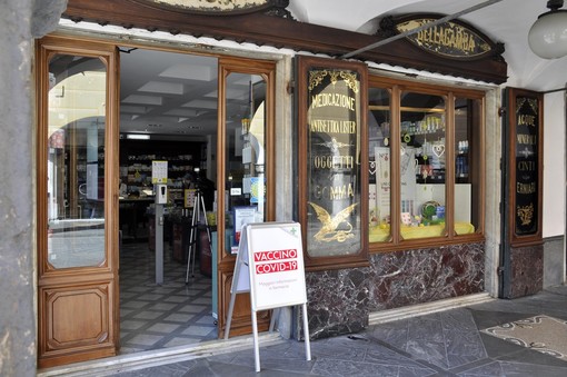 Chiavari: alla farmacia Bellagamba attivo il punto vaccinazioni anti-covid Chiavari: alla farmacia Bellagamba attivo il punto vaccinazioni anti-covid