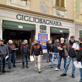 Chiusura Giglio Bagnara, in mattinata volantinaggio della Fiom in solidarietà dei dipendenti