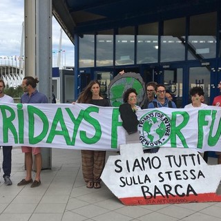 Fridays for Future: il 27 settembre la marcia per il clima anche a Genova Fridays for Future: il 27 settembre la marcia per il clima anche a Genova