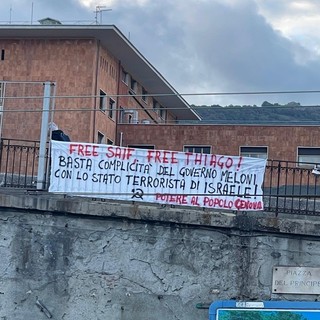 Scontro sulla Flottilla. FdI contro Salis: “Scritte inaccettabili, ora prenda le distanze”