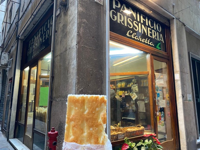 Centro storico in lutto: addio a Piero Claretta, un'icona della focaccia e grissini di qualità fatti a mano