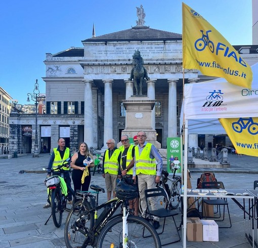 Mobilità sostenibile, Genova ci prova su due ruote: FIAB in piazza per il "Bike to Work" Mobilità sostenibile, Genova ci prova su due ruote: FIAB in piazza per il "Bike to Work"