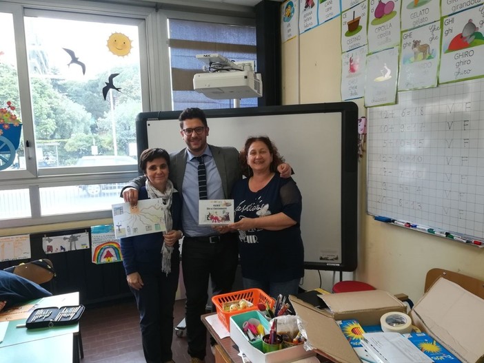 La scuola Carlo Palli riceve il premio Enegan con la campagna "Elio e i cacciamostri" La scuola Carlo Palli riceve il premio Enegan con la campagna "Elio e i cacciamostri"