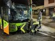 Flixbus va a sbattere contro la pensilina del bus in corso Europa: 6 feriti (foto e video)