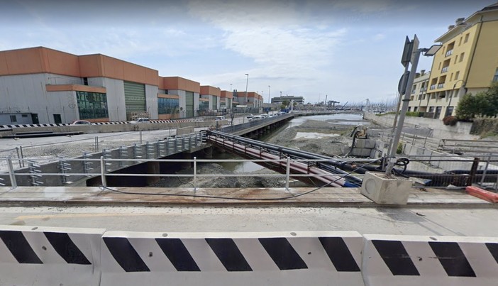 Sestri, la foce del Chiaravagna lasciata nel degrado e nell’abbandono Sestri, la foce del Chiaravagna lasciata nel degrado e nell’abbandono