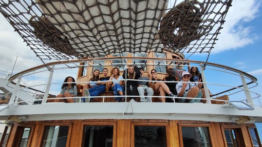 Il viaggio solidale di Nave Italia termina a Genova: sabato in arrivo i ragazzi dell'istituto Stradivari di Cremona Il viaggio solidale di Nave Italia termina a Genova: sabato in arrivo i ragazzi dell'istituto Stradivari di Cremona