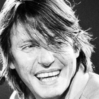 Dopo una vita lontano da Sanremo, De André si prende il Festival: sul palco dell’Ariston due cover e il figlio Cristiano Dopo una vita lontano da Sanremo, De André si prende il Festival: sul palco dell’Ariston due cover e il figlio Cristiano