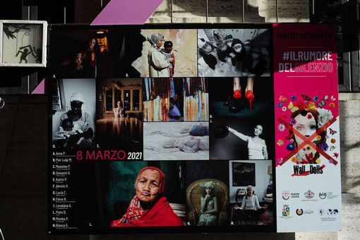 Giornata della Donna: in piazza De Ferrari il pannello con le foto vincitrici del concorso "Il rumore del silenzio"