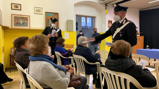 Pegli: truffe agli anziani, il comandante dei Carabinieri fa lezione alla cittadinanza