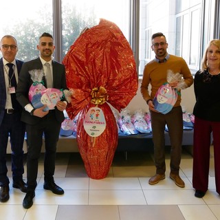 Pasqua di doni all'ospedale Gaslini con Pam Panorama