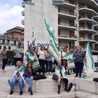 Chiavari, presidio Giannellinrete: "Due mesi senza stipendio né risposte"