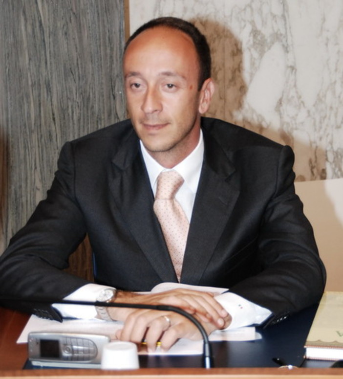 Il portavoce di Claudio Scajola: "E' questo il modello Toti?"