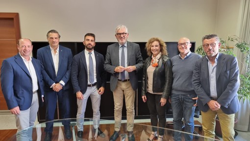 Regione, il gruppo Lega incontra il neo assessore Gratarola: "Professionista di alto profilo, da noi massima collaborazione" Regione, il gruppo Lega incontra il neo assessore Gratarola: "Professionista di alto profilo, da noi massima collaborazione"