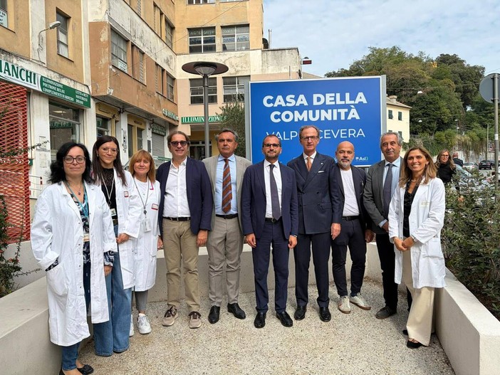 Sanità, il sottosegretario Gemmato in visita alla Casa della Comunità della Valpolcevera Sanità, il sottosegretario Gemmato in visita alla Casa della Comunità della Valpolcevera