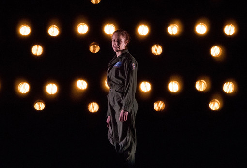 Grounded, al Teatro Nazione di Genova torna in scena lo spettacolo con la regia di Davide Livermore