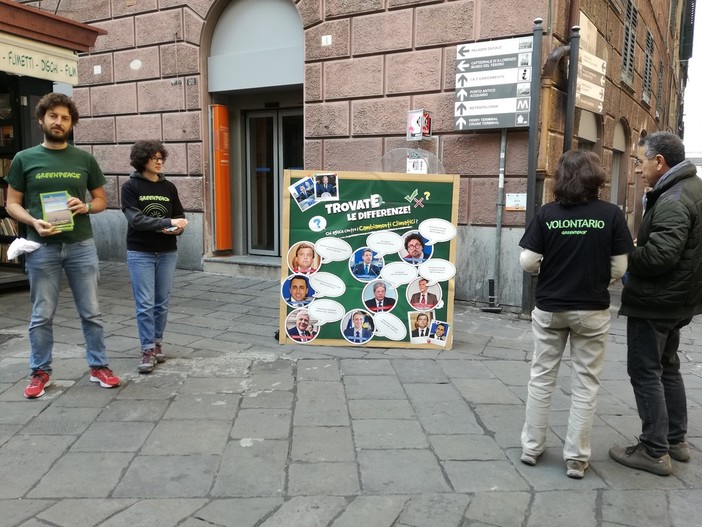 Greenpeace, a Genova: "Conte cambi il Pniec o sarà il governo del cambiamento climatico" Greenpeace, a Genova: "Conte cambi il Pniec o sarà il governo del cambiamento climatico"