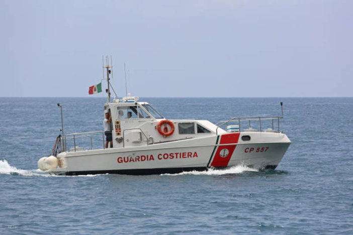 Emissioni ossidi di azoto, la Guardia Costiera di Genova ferma il rimorchiatore Voe Jarl Emissioni ossidi di azoto, la Guardia Costiera di Genova ferma il rimorchiatore Voe Jarl