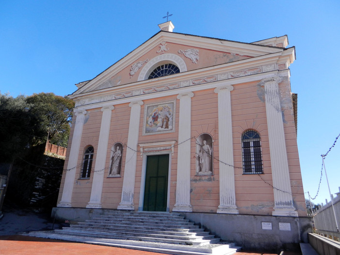 La facciata della parrocchia di Monte Oliveto a Multedo