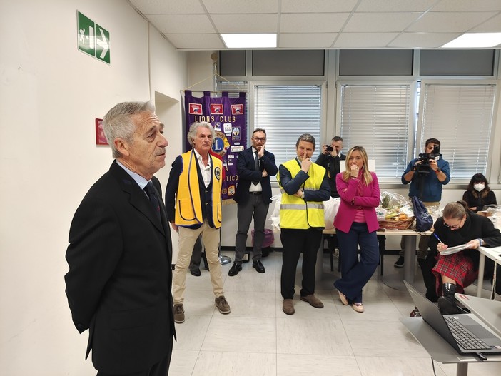 I bambini delle scuole elementari genovesi "a lezione" dal Mercato Ortofrutticolo