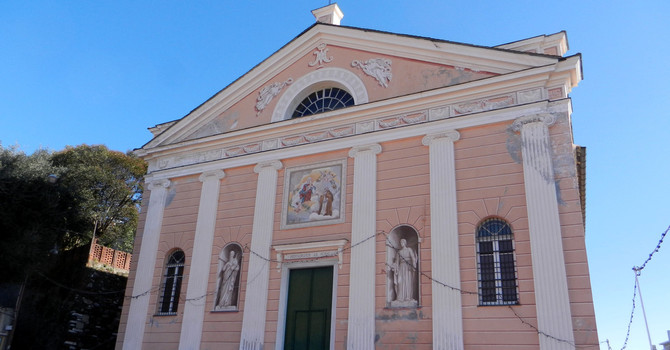 La facciata della parrocchia di Monte Oliveto a Multedo La facciata della parrocchia di Monte Oliveto a Multedo