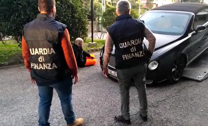 Riscuoteva la pensione della madre deceduta 4 anni fa: arrestato dalla Guardia di finanza truffatore seriale (VIDEO) Riscuoteva la pensione della madre deceduta 4 anni fa: arrestato dalla Guardia di finanza truffatore seriale (VIDEO)