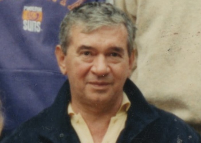 L'iconico professore di greco e latino rivive grazie all'antologia degli studenti con le sue frasi migliori L'iconico professore di greco e latino rivive grazie all'antologia degli studenti con le sue frasi migliori