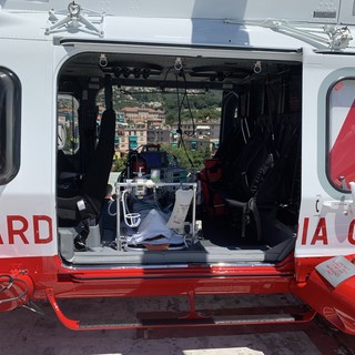 Rianimatori dell’ospedale Gaslini volano nella notte a Trieste per trasferire una bambina colpita da emorragia cerebrale