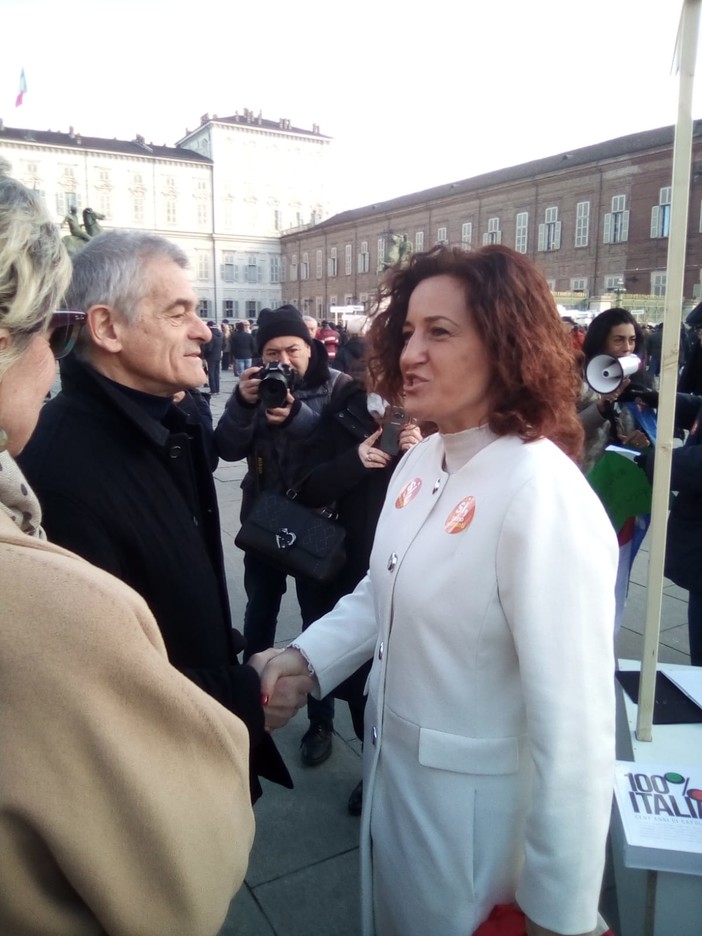 La "marea pro-TAV" si sposta da Torino a Genova. Il sindaco di Vado Monica Giuliano: "Questo è il momento di puntare sulle infrastrutture"