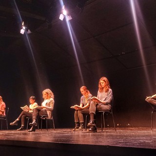 'Ho messo gli stivali gialli': il commovente ricordo di Anna Solaro in scena al Teatro dell'Ortica