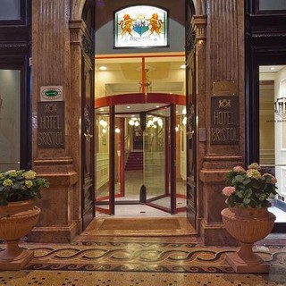 Al via al Bristol Palace i festeggiamenti per la quinta stella Al via al Bristol Palace i festeggiamenti per la quinta stella