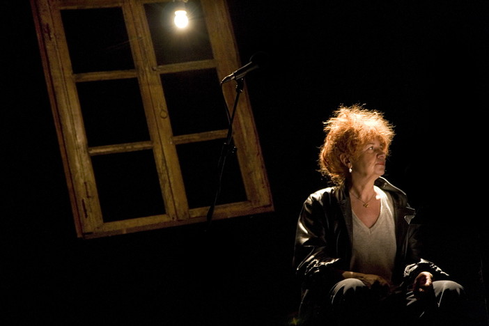 Domani in piazza San Matteo "Il peso della farfalla" di Erri De Luca Domani in piazza San Matteo "Il peso della farfalla" di Erri De Luca