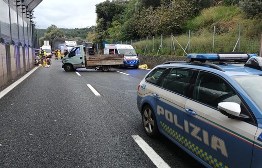 Operaio muore in un incidente sulla A10, i sindacati: “Basta parole di circostanza, serve un patto per la sicurezza” Operaio muore in un incidente sulla A10, i sindacati: “Basta parole di circostanza, serve un patto per la sicurezza”