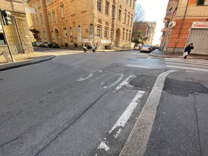 Pegli: quell’incrocio pericoloso, gli incidenti e le strisce sempre più sbiadite (FOTO) Pegli: quell’incrocio pericoloso, gli incidenti e le strisce sempre più sbiadite (FOTO)