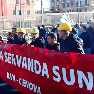 I lavoratori Ilva domani sotto la Prefettura, per denunciare un taglio degli assegni
