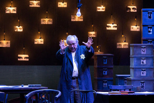 Debutta a Genova "Il Cacciatore di nazisti", la storia di Simon Wiesenthal, sopravvissuto all'Olocausto