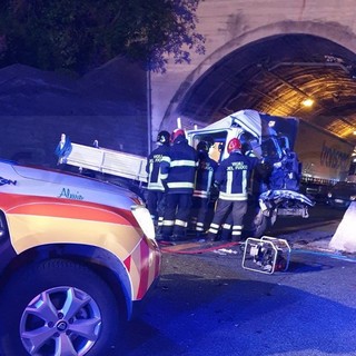 Incidente ieri sera sulla A10: aveva 54 anni ed era di Olivetta San Michele l'uomo morto sul colpo