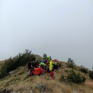 Cade da circa 20 metri d'altezza al passo del Faiallo: 70enne trasportato in elisoccorso al Santa Corona