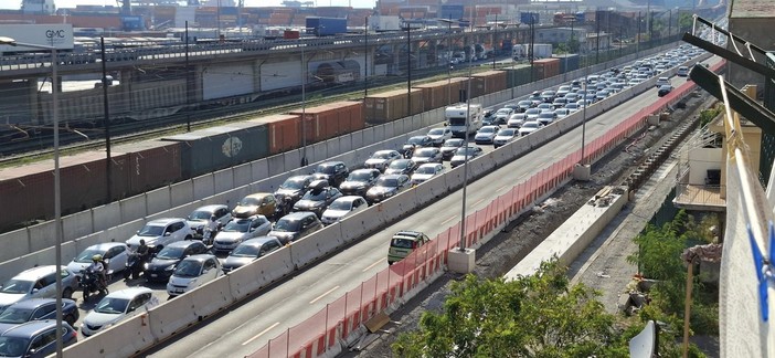 Le code per l'imbarco sui traghetti