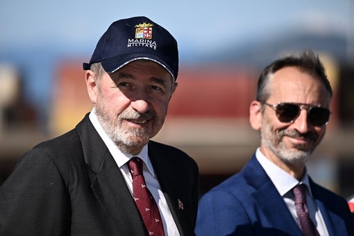 Aeroporto di Genova, Bucci conferma: "La Regione entrerà nel capitale dello scalo"
