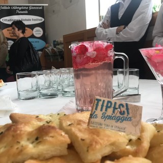 L'assessore regionale Stefano Mai in visita all'Alberghiero di Alassio per promuovere i "Tipici da spiaggia"