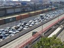 Le code per l'imbarco sui traghetti Le code per l'imbarco sui traghetti