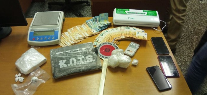 Genova, in manette per detenzione di sostanza stupefacente: sequestrate 15 mila dosi di cocaina