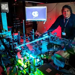 IIT di Genova: ad Alberto Diaspro il Premio per la Comunicazione Scientifica della Società Italiana di Fisica IIT di Genova: ad Alberto Diaspro il Premio per la Comunicazione Scientifica della Società Italiana di Fisica