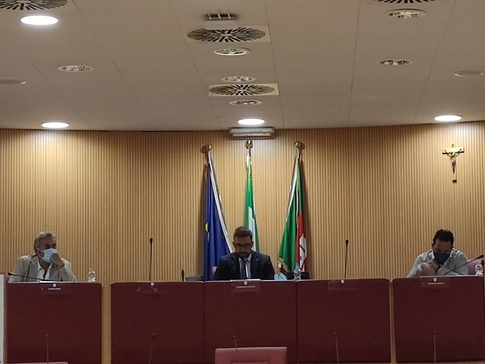 Dimissioni del presidente Medusei dopo le frasi sulla Resistenza: respinto l'odg della minoranza Dimissioni del presidente Medusei dopo le frasi sulla Resistenza: respinto l'odg della minoranza