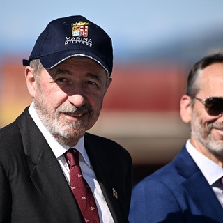 Aeroporto di Genova, Bucci conferma: "La Regione entrerà nel capitale dello scalo" Aeroporto di Genova, Bucci conferma: "La Regione entrerà nel capitale dello scalo"
