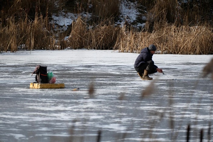 La pesca sul ghiaccio: storia e fascino di una tradizione nordica La pesca sul ghiaccio: storia e fascino di una tradizione nordica